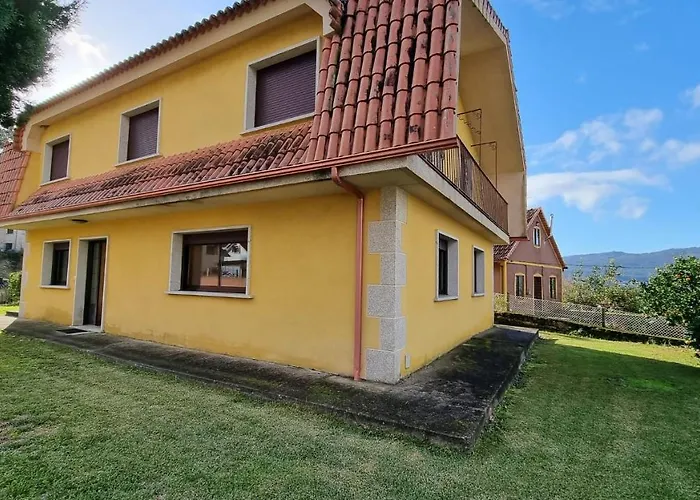 Preciosa Villa De 5 Dormitorios Rias Bajas