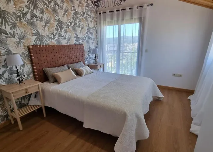 Preciosa Villa De 5 Dormitorios Rias Bajas